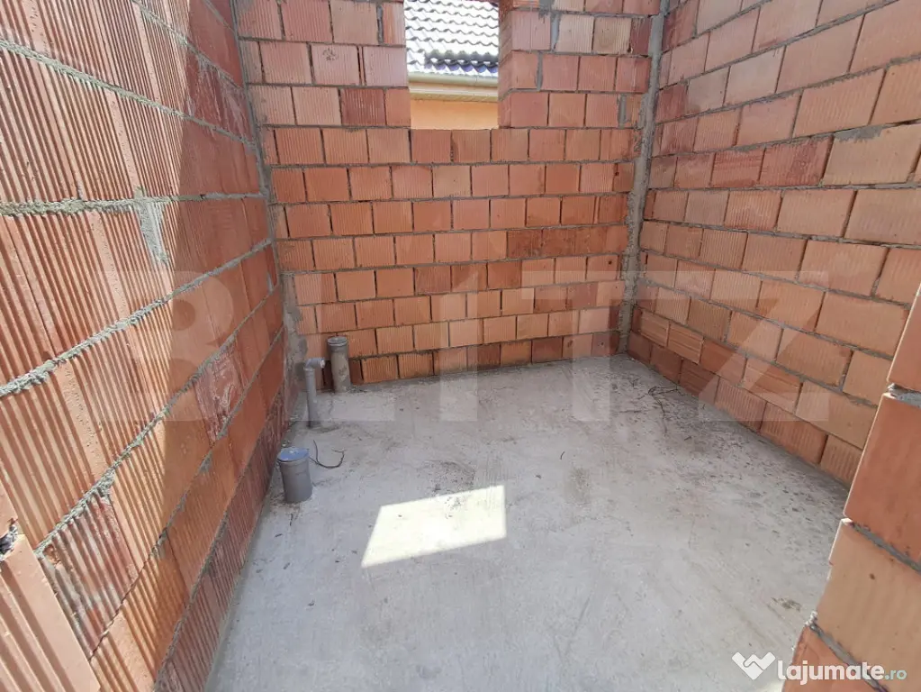 Casă individualâ de vânzare în Corunca Curte Comunâ–