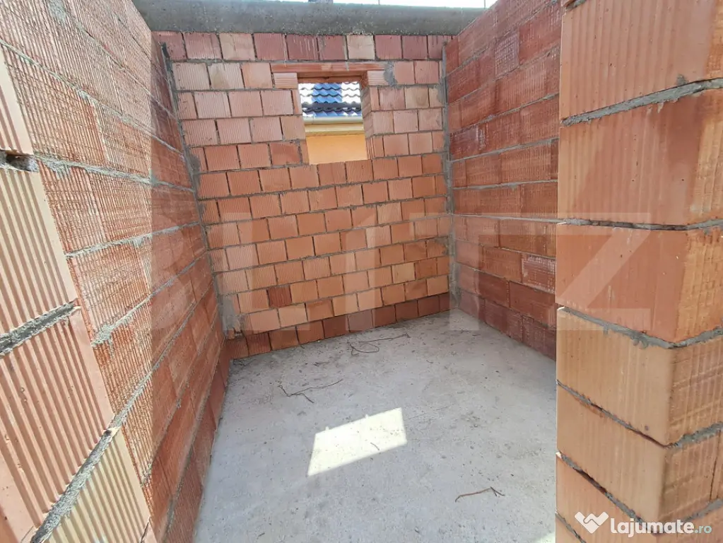 Casă individualâ de vânzare în Corunca Curte Comunâ–