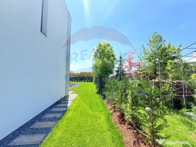 Vilă modernă de vânzare | 5 camere | Dumbrava Vlăsiei...