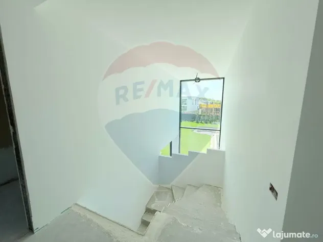 Vilă modernă de vânzare | 5 camere | Dumbrava Vlăsiei...