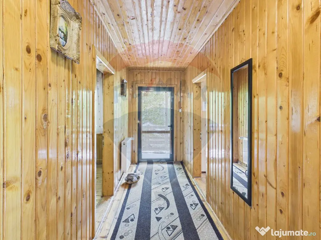 Pensiune/casa montană 9 camere în Dâmbovicioara, comis...