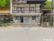 Pensiune/casa montană 9 camere în Dâmbovicioara, comis... 