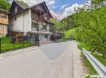Pensiune/casa montană 9 camere în Dâmbovicioara, comis...