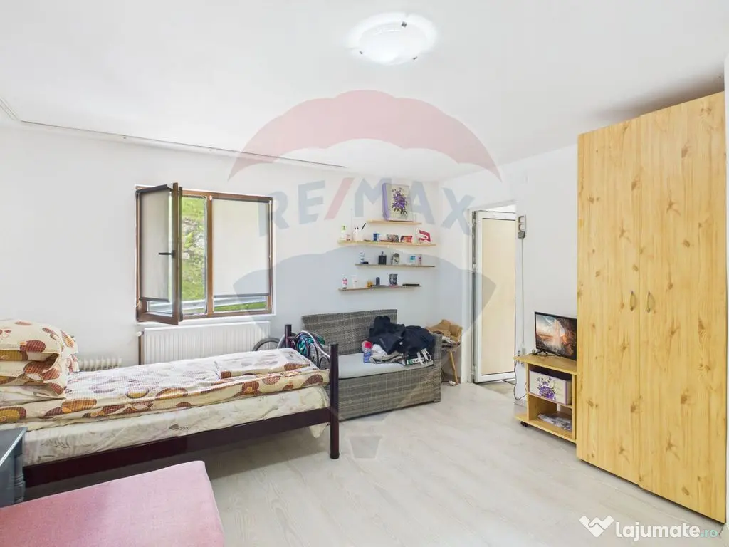 Pensiune/casa montană 9 camere în Dâmbovicioara, comis...