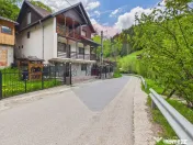 Pensiune/casa montană 9 camere în Dâmbovicioara, comis... 