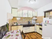 Pensiune/casa montană 9 camere în Dâmbovicioara, comis... 