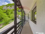 Pensiune/casa montană 9 camere în Dâmbovicioara, comis... 