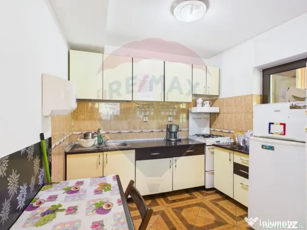 Pensiune/casa montană 9 camere în Dâmbovicioara, comis...