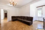 O proprietate care isi pastreaza valoarea: farmec autentic s 