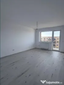 Apartament 2 camere, decomandat - zona Tractorul