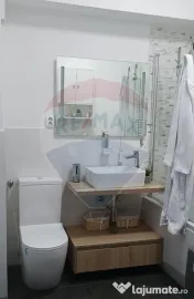 Apartament cu 3 camere de vanzare, centrala proprie - Mih... 