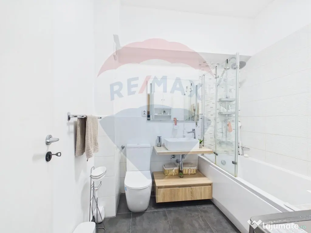 Apartament cu 3 camere de vanzare, centrala proprie - Mih...