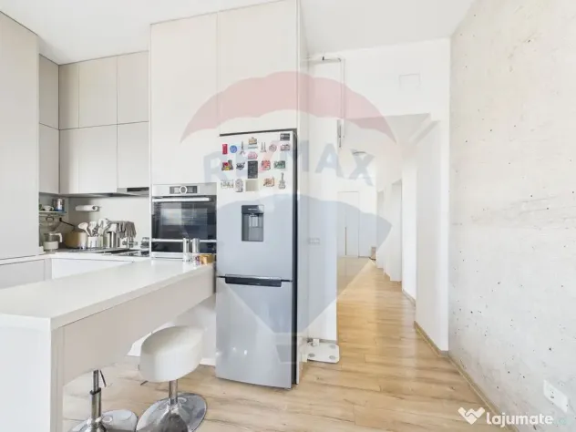 Apartament cu 3 camere de vanzare, centrala proprie - Mih...