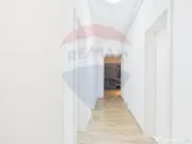 Apartament cu 3 camere de vanzare, centrala proprie - Mih... 