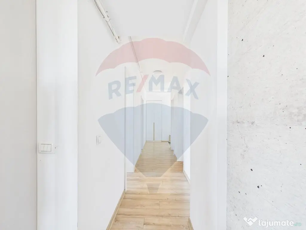 Apartament cu 3 camere de vanzare, centrala proprie - Mih...