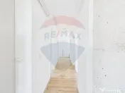 Apartament cu 3 camere de vanzare, centrala proprie - Mih...