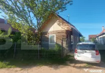 Casă lemn masiv, 50 mp, teren și livadă, zona Telechia