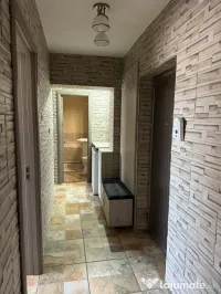 Închiriez apartament 