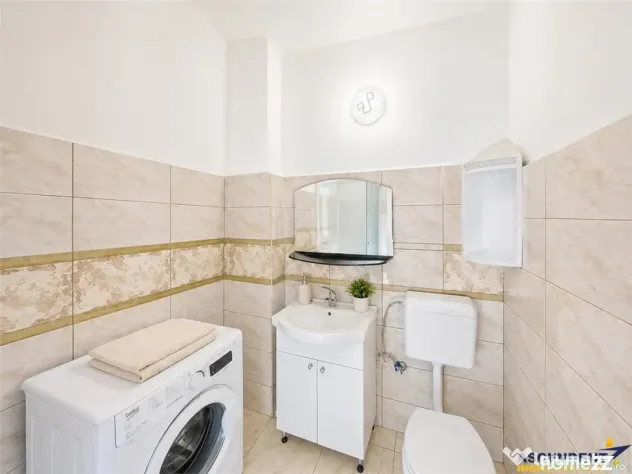 Casa cu spatiu comercial, 1.000mp teren anexe, areal Central