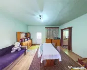Casa cu spatiu comercial, 1.000mp teren anexe, areal Central 