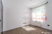 Apartament 3 camere de vanzare in Floresti, Str.Eroilor 8... 