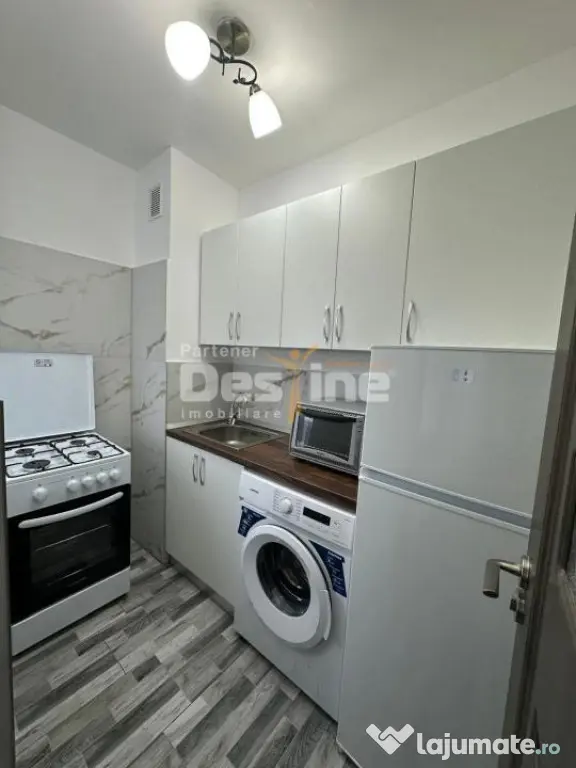 Garsoniera renovata la etaj intermediar, pet friendly, Tract