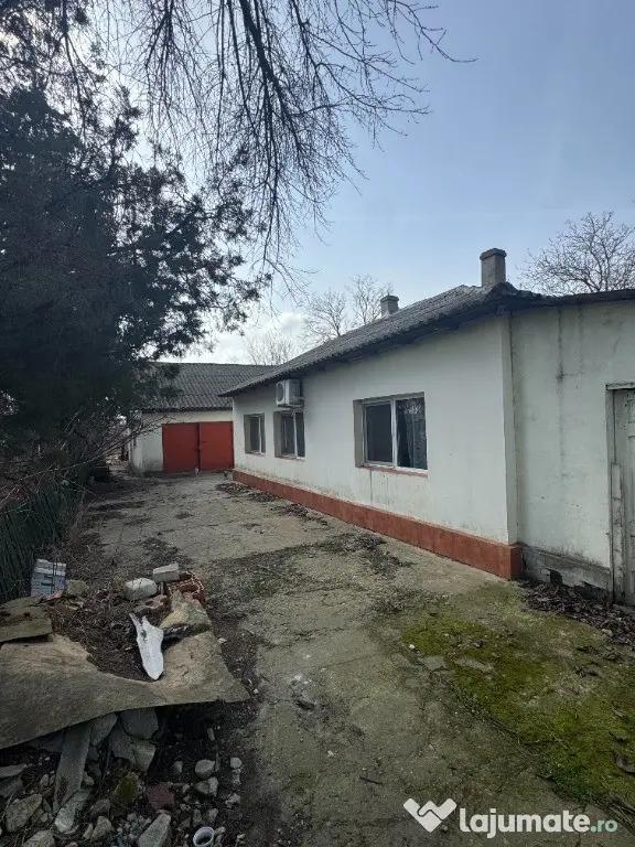 Persoana fizica vând Casa batraneasca si anexe– Mereni, CTA