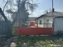 Persoana fizica vând Casa batraneasca si anexe– Mereni, CTA