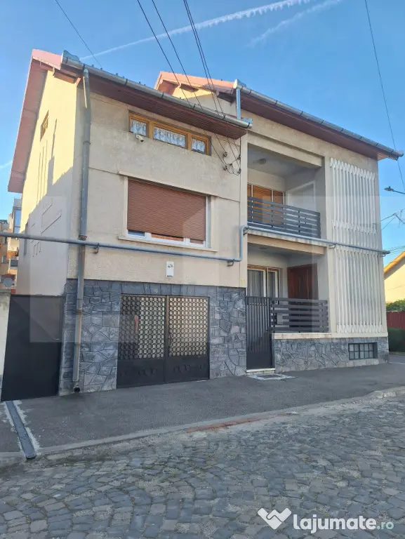 Casa de vanzare, 350 mp, zona Central