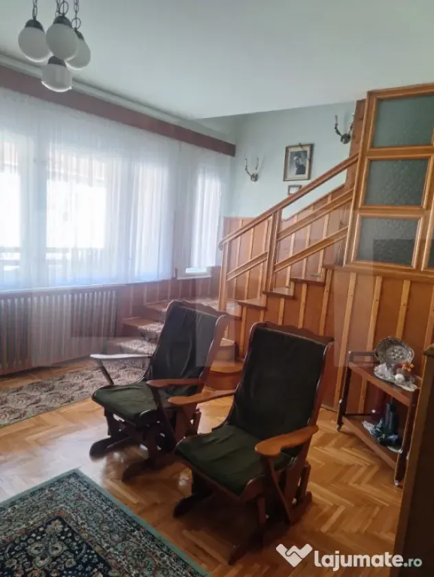 Casa de vanzare, 350 mp, zona Central