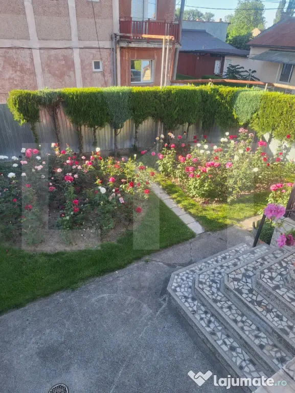 Casa de vanzare, 350 mp, zona Central