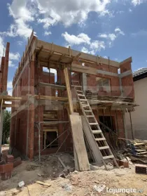 Casa P+1, 3 dormitoare, 105 mp, 200 mp teren, toate utilitat
