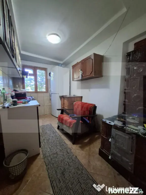 Casă bătrânească cu teren 1335 mp în zona Popa Șapcă