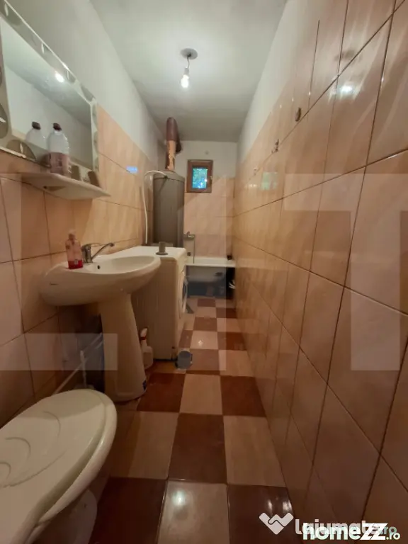 Casă bătrânească cu teren 1335 mp în zona Popa Șapcă