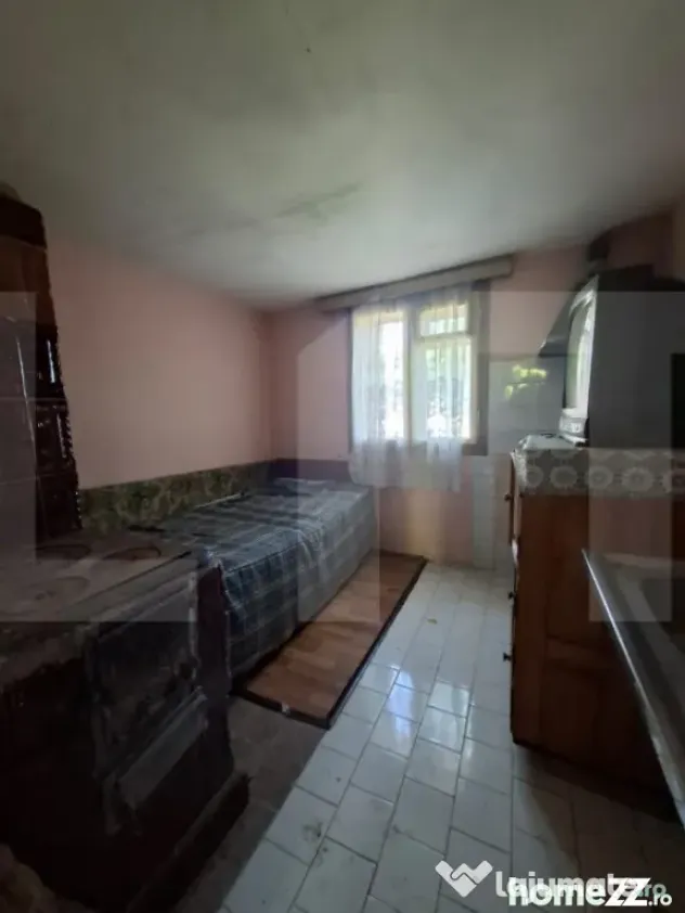 Casă bătrânească cu teren 1335 mp în zona Popa Șapcă