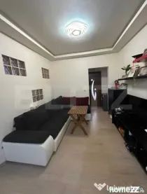 Apartament 3 camere decomandat, 70 mp, balcon închis, etaj