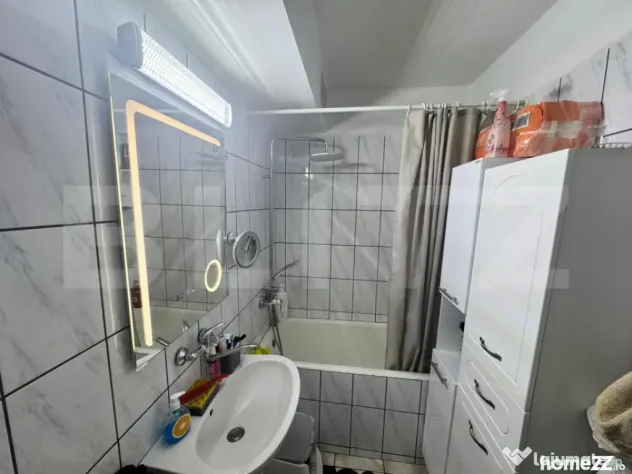 Apartament 2 camere decomandat, 65 mp, etajul 2, zona Ultrac - Craiova (Dolj)
