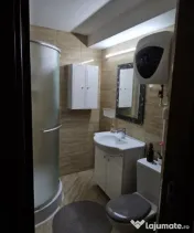 Apartament 3 camere de închiriat, termen lung, în zona Cit