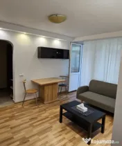 Apartament 3 camere de închiriat, termen lung, în zona Cit