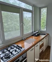 Apartament 3 camere de închiriat, termen lung, în zona Cit