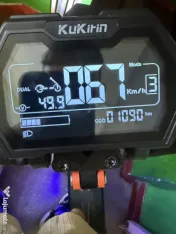 Trotineta electrica Kukirin g2 master cu pana pe roata spate in stare ft. buna