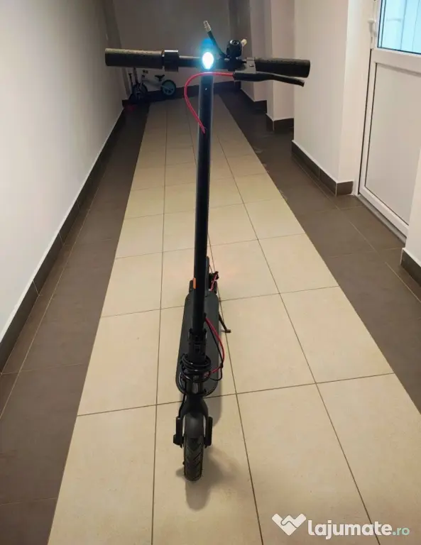 Trotineta electrica XIAOMI MI PRO 2 ca noua- cu rulaj 290 km.