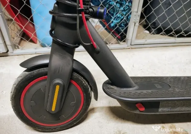 Trotineta electrica XIAOMI MI PRO 2 ca noua- cu rulaj 290 km.