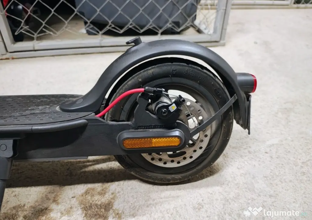 Trotineta electrica XIAOMI MI PRO 2 ca noua- cu rulaj 290 km.