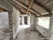 Duplex la rosu, 4400mp teren, Siret