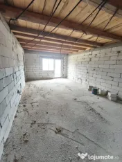 Duplex la rosu, 4400mp teren, Siret