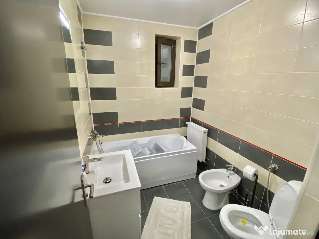 Proprietar, vand apartament cu 2 camere deosebit