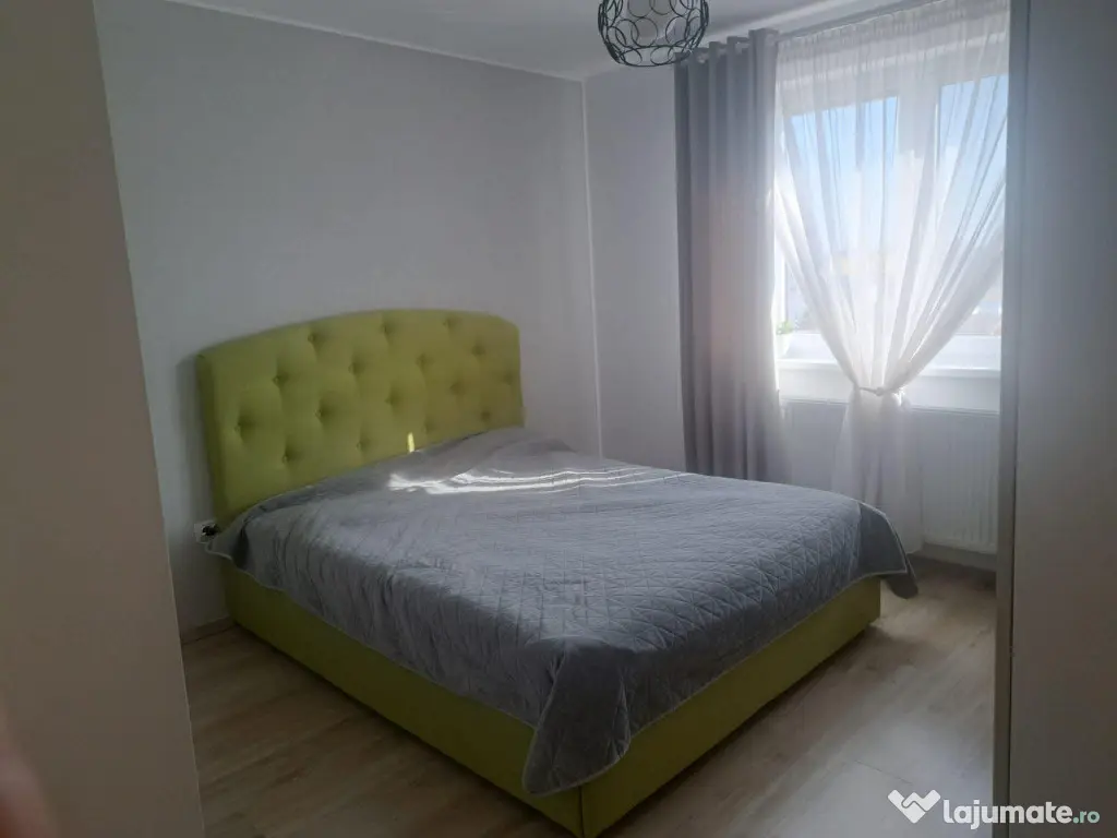 Apartament 3 camere zona TRACTORUL,