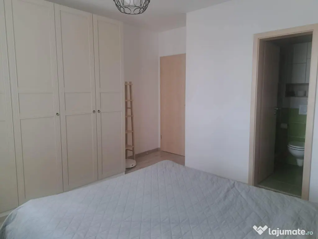 Apartament 3 camere zona TRACTORUL,