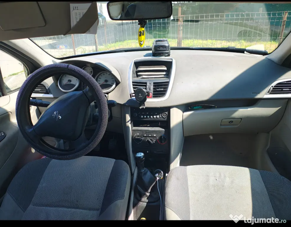 Vând Peugeot 207 1.4 diesel